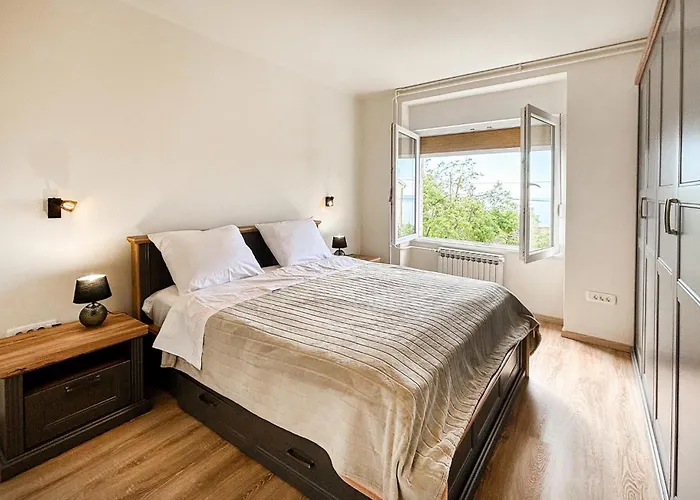 1 Bedroom Awesome In *